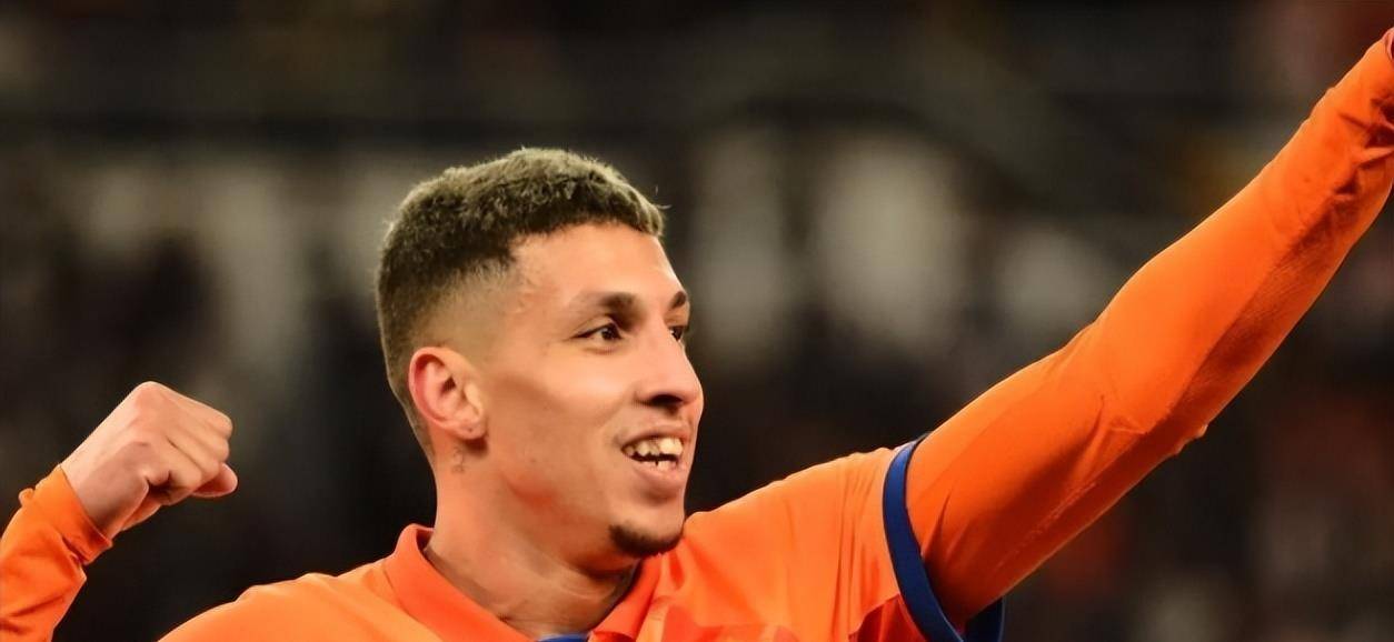  足协杯转会风云：菲尼克斯太阳盯上锋线强援，爱德华兹或成交易筹码